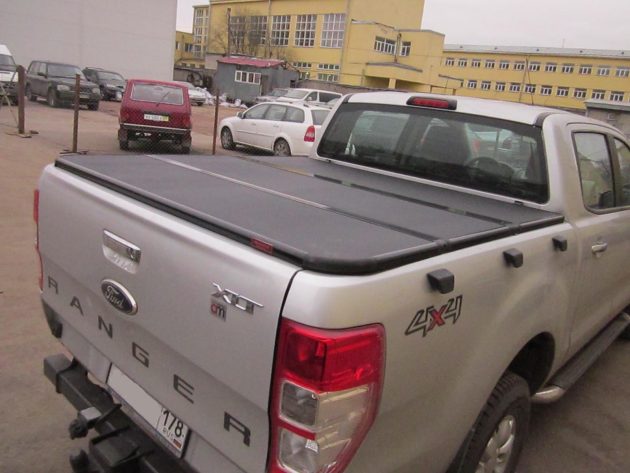Жесткая трехсекционная крышка кузова Kramco для пикапа Ford Ranger T6 2012 — изображение 2