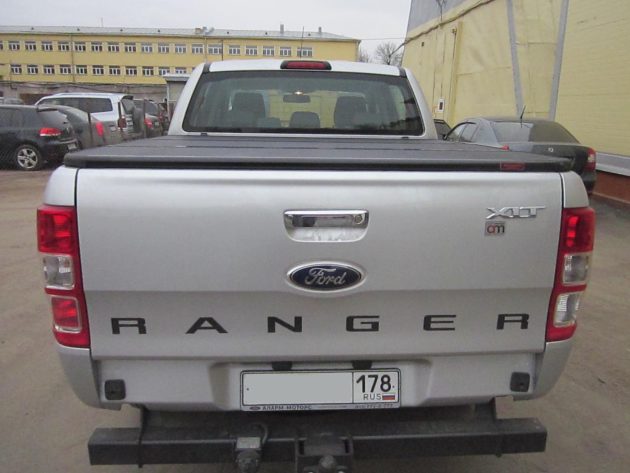 Жесткая трехсекционная крышка кузова Kramco для пикапа Ford Ranger T6 2012 — изображение 3