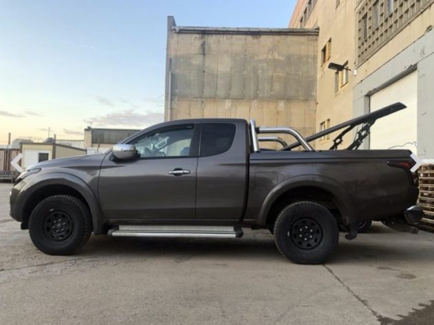 Крышка кузова с дугами в одно положение для пикапа Mitsubishi L200 2015