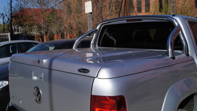 Крышка кузова TopUp c дугой безопасности для Volkswagen Amarok в одно положение — изображение 3