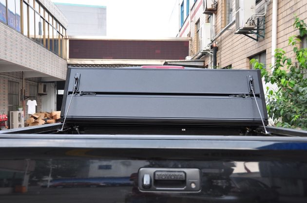 Крышка жесткая подьемная для пикапа Volkswagen Amarok (Фольксваген Амарок) — изображение 2