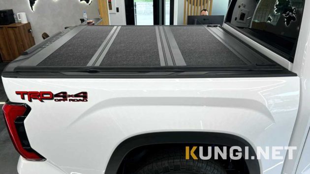 Крышка жесткая подъемная (низкий профиль) для пикапа Ford F-150 (Форд Ф-150) — изображение 2