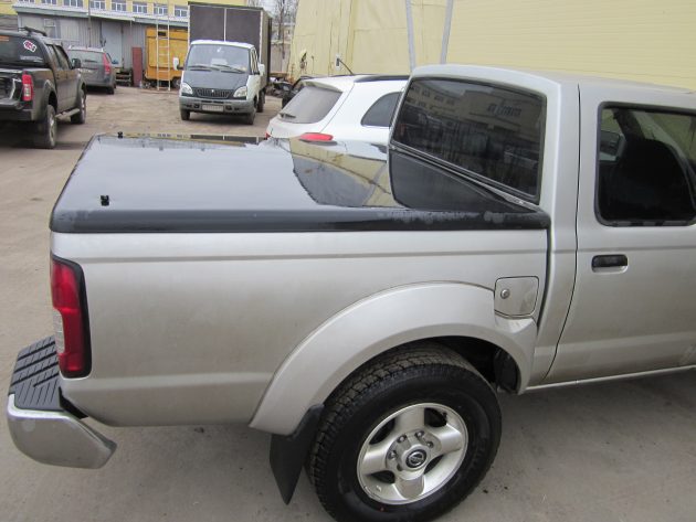 Пластиковая крышка Kramco для Nissan NP300
