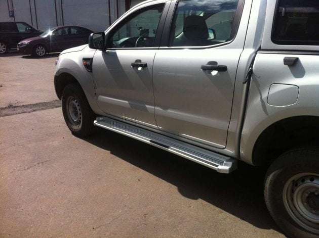 Пороги с подсветкой для пикапа Mazda BT50 NEW 2012г — изображение 3