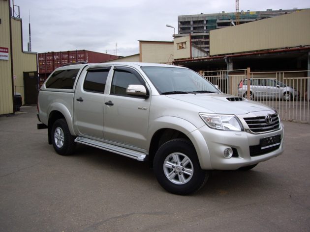 Пороги с подсветкой для Toyota HiLux