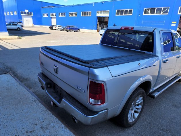 Трехсекционный тент Kramco на пикап Dodge Ram с RAMBOX — изображение 2