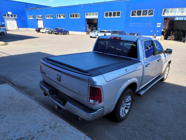 Трехсекционный тент Kramco на пикап Dodge Ram с RAMBOX — изображение 4