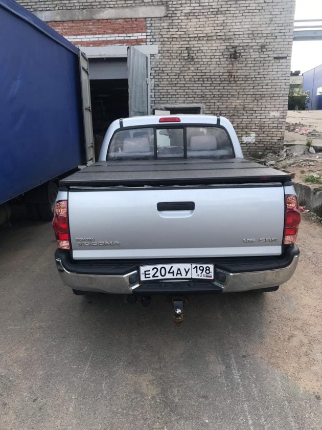 Жесткая трехсекционная крышка кузова Kramco для Toyota Tacoma — изображение 12