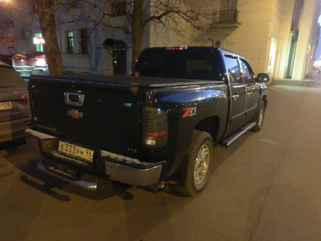 Трехсекционный тент Kramco на пикап GMC Sierra — изображение 2