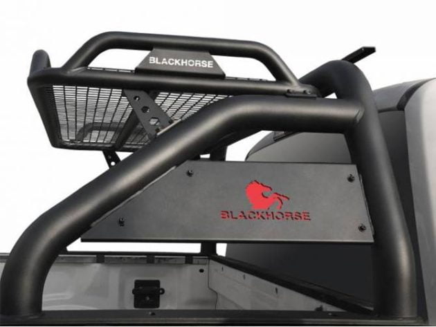 Защитная дуга в кузов для TOYOTA Hilux REVO Black Horse
