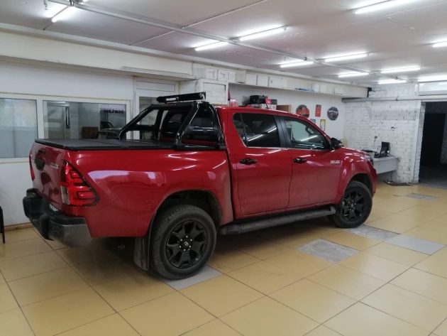 Защитная дуга в кузов для Toyota Hilux revo от 2015 года — изображение 5
