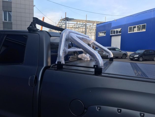 Защитная дуга в кузов для Toyota Tundra