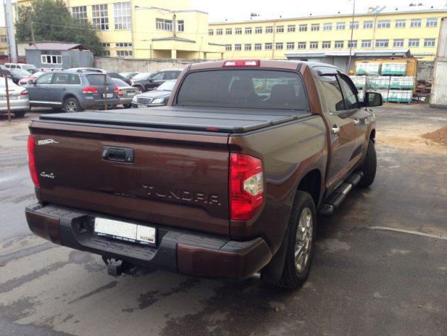 Жесткая трехсекционная крышка кузова Kramco для Toyota Tacoma