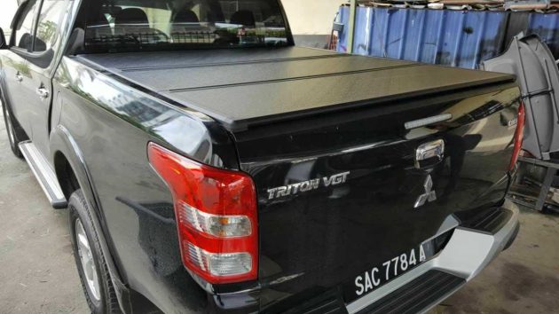 Жесткая трехсекционная крышка кузова Kramco для пикапа MITSUBISHI L200 2019 (Митсубиши Л200 2019 года) — изображение 2