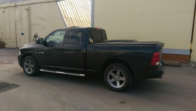 Жесткая трехсекционная крышка на пикап Dodge Ram кузов 8.0 ft, 2.60см — изображение 6