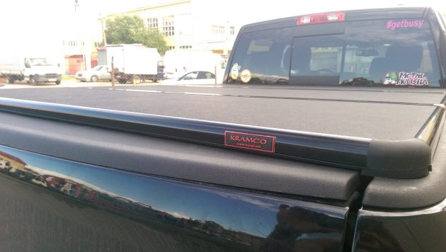 Жесткая трехсекционная крышка на пикап Dodge Ram кузов 8.0 ft, 2.60см