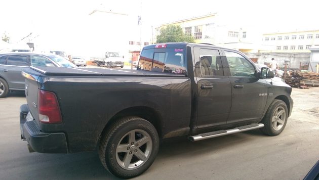 Жесткая трехсекционная крышка на пикап Dodge Ram кузов 8.0 ft, 2.60см — изображение 4