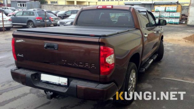 Жесткая трехсекционная крышка кузова Kramco для Toyota Tundra (Тойота Тундра)